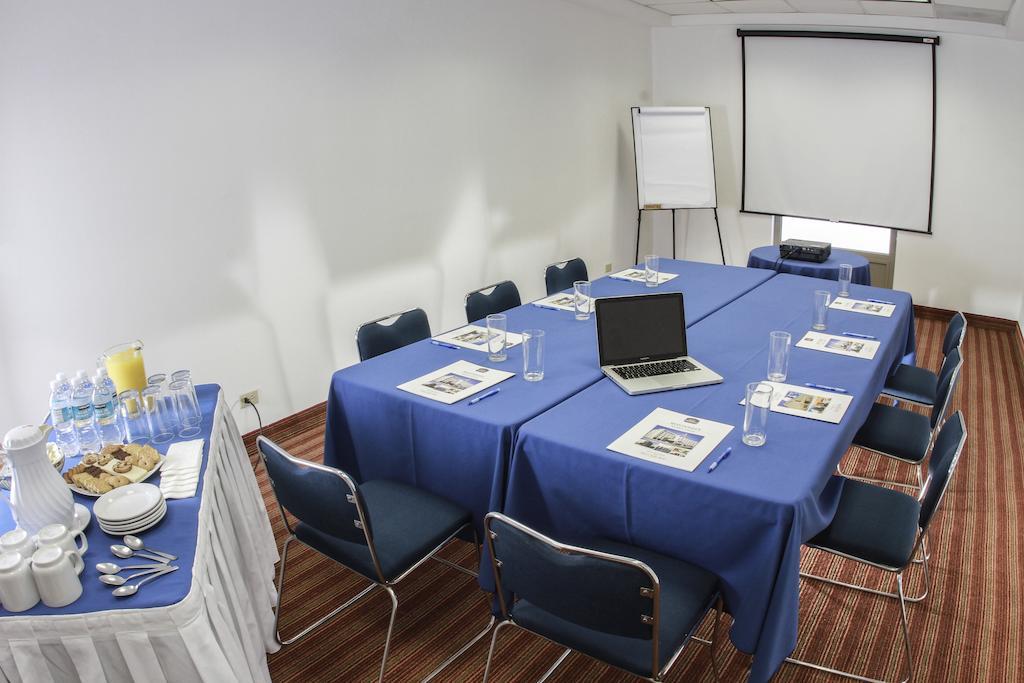 Wyndham Garden Monterrey Valle Real 사업 사진